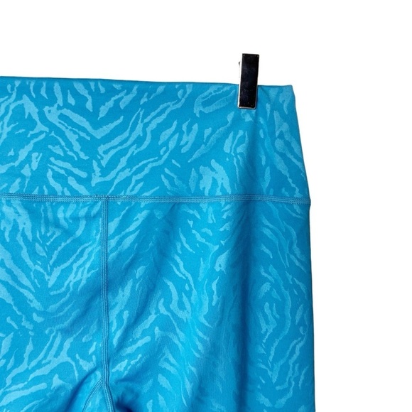 NEW Sweaty Betty Women’s Blue Tiger Print All Day Crop Performance Legging Sz 12 - Picture 12 of 13